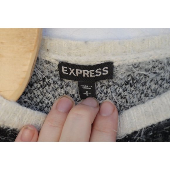 Express Women's Black and Cream Aztec Knit Shaggy S/P Long Sleeve Sweater - Picture 4 of 5